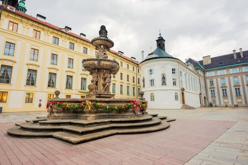 La fontana nella Seconda Corte del Castello di Praga